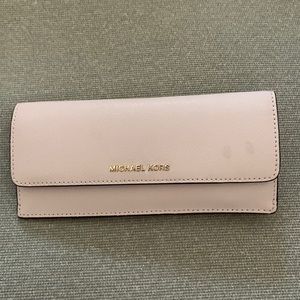 Michael Kors light pink wallet